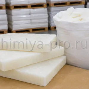 Белая кристаллическая масса парафина марки Т-1 в мешке для пищевых покрытий сыра, фруктов и свечей бытовой химии