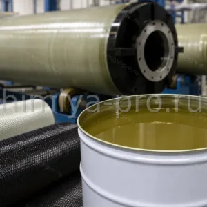 Винилэфирная смола BVE 780 для намотки и барьерных слоёв в ведре на фоне композитных материалов