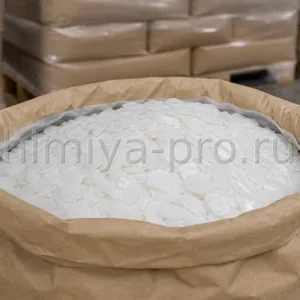 Белые восковые хлопья стеариновой кислоты CAS 57-11-4 в мешке для косметики, резины и производства свечей