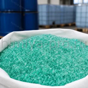 Зелёные кристаллы сульфата железа FeSO4·7H2O в мешке 25 кг для коррекции хлороза растений и очистки воды