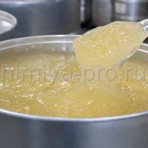 Густая светло-жёлтая жидкость APG 0810 70% в бочке — декилглюкозид C8-C10 для шампуней и щелочных чистящих средств