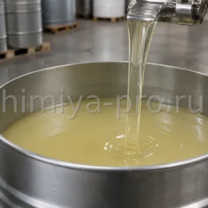 Бесцветная вязкая жидкость алкилполигликозида на основе октилглюкозида APG в бочке — мягкий ПАВ для косметики и моющих средств
