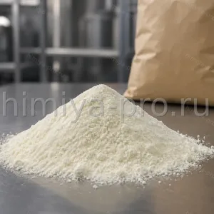 Белый кристаллический порошок аскорбиновой кислоты витамин C на металлической поверхности, техническая позиция CAS 50-81-7