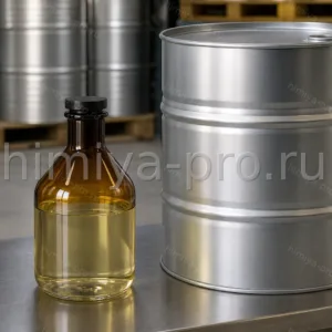 Прозрачная подвижная жидкость натурального бета-пинena CAS 18172-67-3 в канистре для отдушек, ароматизации и синтеза