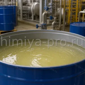 Технический моноэтаноламин в промышленной бочке для очистки газов от сероводорода и диоксида углерода