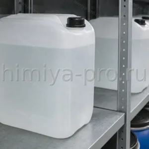Водный раствор муравьиной кислоты в пластиковой канистре для кожевенного пикелевания и моющих составов