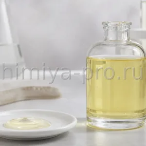 Прозрачная вязкая жидкость окиси амина (аминоксида) в стеклянной посуде — ПАВ для моющих средств и косметики
