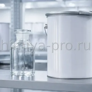 Прозрачная жидкость полиэфирсиликона 100% в бутылке у канистры на складе — органомодифицированный силиконовый ПАВ