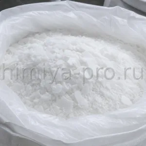 Белые блестящие чешуйки стеариновой кислоты в мешке — смазка для ПВХ, активатор вулканизации и сырьё для металлических стеаратов