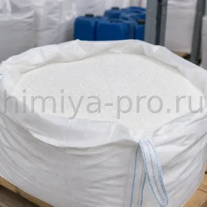 Тетраацетилэтилендиамин TAED CAS 10543-57-4: белый гранулят активатора отбеливателя в промышленном мешке на складе моющих средств