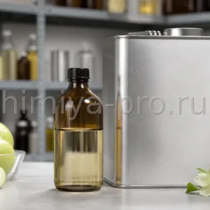 Бесцветная жидкость цис-3-гексенилбутирата в канистре и флаконе — ароматическое сырьё с зелёной яблочной нотой для парфюмерии