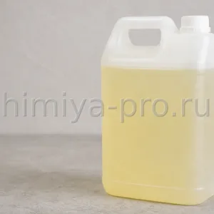 Прозрачный раствор консерванта CMIT MIT изотиазолинонового биоцида в канистре для косметики и бытовой химии
