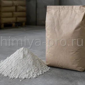 Сероватый порошок каолина КР-2 по ГОСТ 19608-84 в промышленной упаковке для пластмасс и резинотехнических изделий