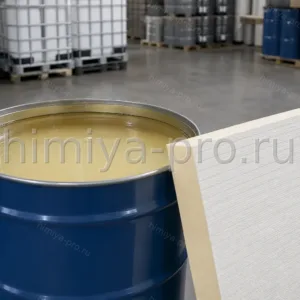 Лапрол 373: бледно-жёлтый заполненный полиэфирполиол в бочке рядом с образцом теплоизоляционной жёсткой ПУ плиты