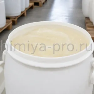 Густая паста лауретсульфата натрия 95 % в белой бочке на складе химического сырья, концентрированный SLES CAS 68585-34-2
