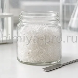 Игольчатые кристаллы ванилина CAS 121-33-5 в стеклянной банке для кондитерской и парфюмерной промышленности