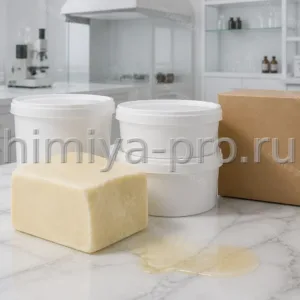 Кремово-белый баттер шореи в банках и коробке на мраморном столе косметического сырья