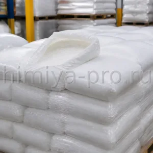 Паллета с мешками гранул полиэтилена PE4FE-72 на складе сырья для гибкой упаковки и плёночной экструзии