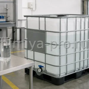 Отдельная кубовая ёмкость с КАС 32,5 процента азота на площадке входного лабораторного контроля партии