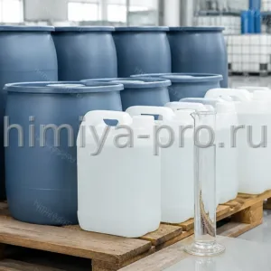 Прозрачный C12-15 алкилбензоат в промышленных бочках и канистрах на складе косметических эмолентов