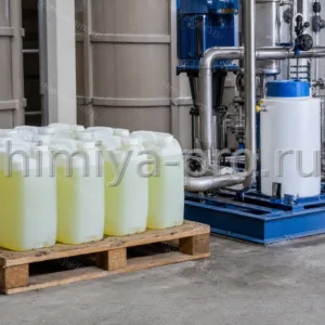 Канистры с прозрачной фосфонобутантрикарбоновой кислотой PBTC 50% у узла оборотного охлаждения