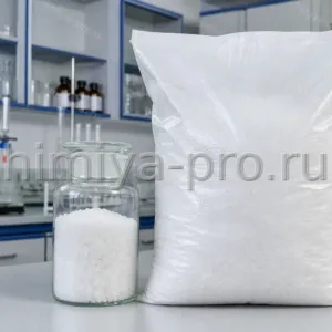 Белые кристаллы сульфата цинка 7-водного квалификации ч в лабораторной банке и промышленном мешке