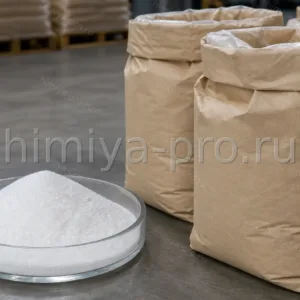 Белый кристаллический порошок аспартама Е951 у бумажных мешков с вкладышем на сухом складе