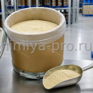 Светло-жёлтый порошок экстракта дикого ямса в барабане на нутрицевтическом складе