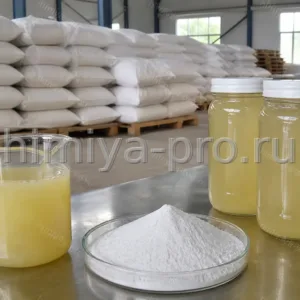 Мешки белого порошка и банки вязкой жёлтой фитиновой кислоты для пищевой переработки и кормов