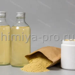 Светло-жёлтый порошок и водный экстракт хауттюйнии в мешках и флаконах для косметики жирной кожи