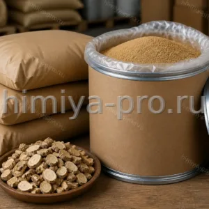 Коричневый порошок экстракта корня ревеня с антрахинонами в пакетах и барабане на складе