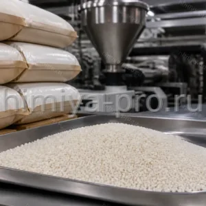 Однородные гранулы полиэфиркетонкетона ПЭКК серии 1.2 в многослойных мешках на складе инженерных пластиков