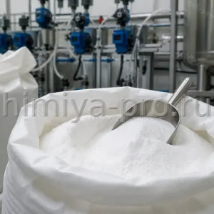 Белый порошок тетранатриевой соли HEDP в мешке на участке котловой водоподготовки и дозирования комплексона.
